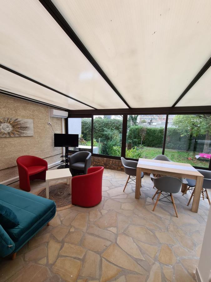 Studio Entierement Equipe Avec Veranda Commune Neuilly-sur-Marne Exterior foto