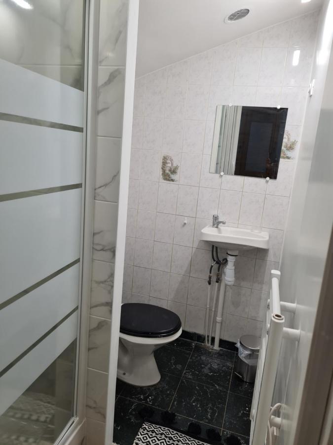 Studio Entierement Equipe Avec Veranda Commune Neuilly-sur-Marne Exterior foto